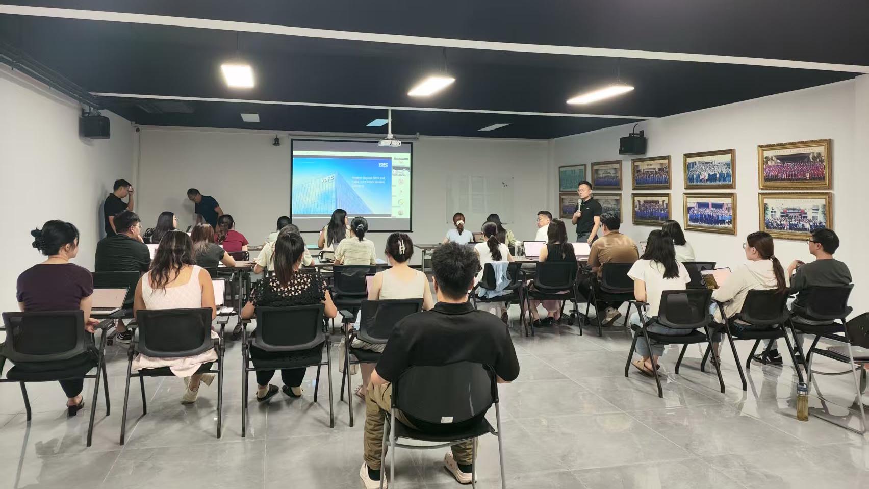 Successful Corporate Introduction Training Meeting of YOFC Group and Everfoton Company